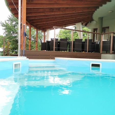 הוילה Balatonszárszó House4U מראה חיצוני תמונה
