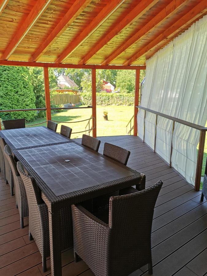 הוילה Balatonszárszó House4U מראה חיצוני תמונה