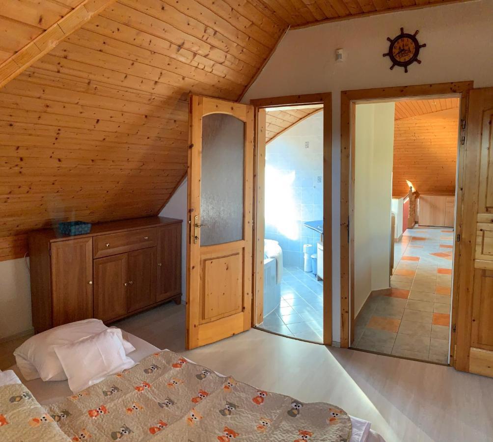 הוילה Balatonszárszó House4U מראה חיצוני תמונה
