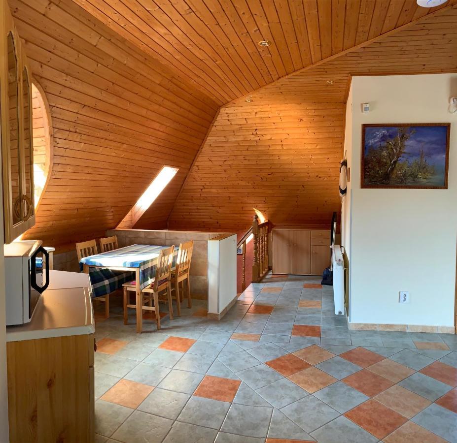 הוילה Balatonszárszó House4U מראה חיצוני תמונה