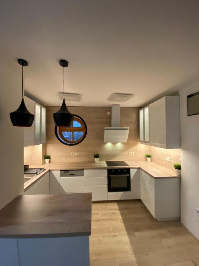 הוילה Balatonszárszó House4U מראה חיצוני תמונה