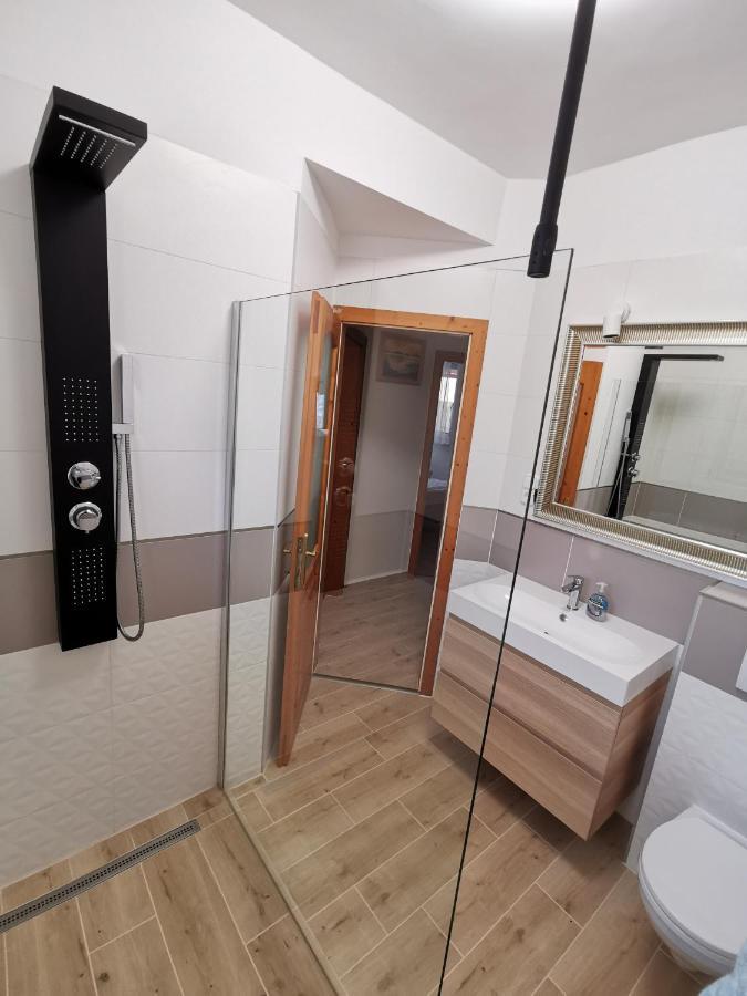 הוילה Balatonszárszó House4U מראה חיצוני תמונה